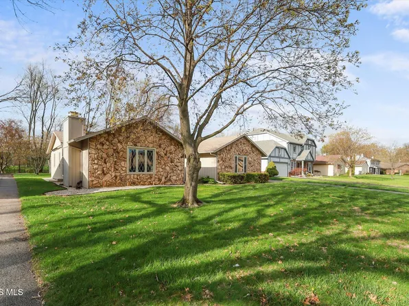 6804 Woodmeadow Dr, Toledo, OH 43617