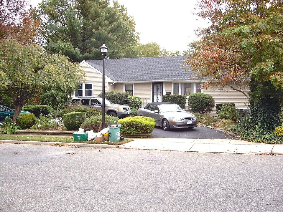 1st image of 930 Park Dr