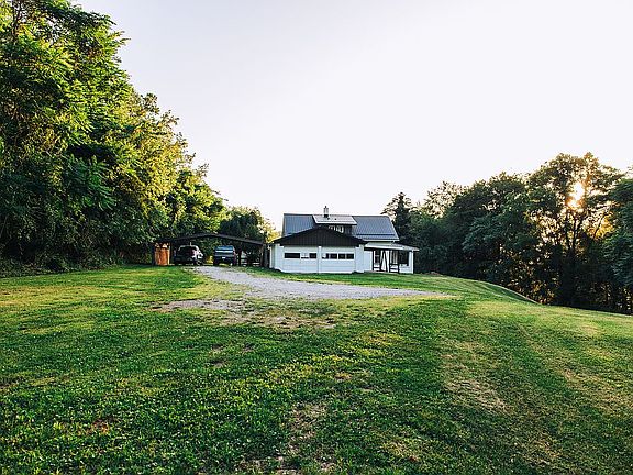 5th image of 1965 Hall Dr