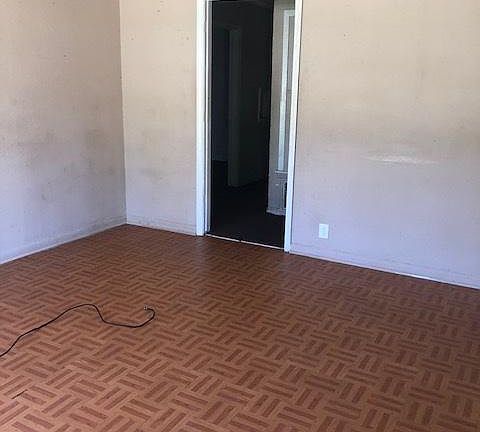 2nd image of 4140 Fairfax Ave