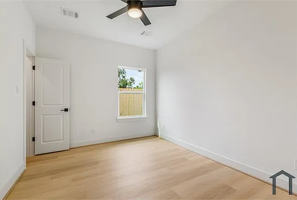 5921 Mountwood St #B — Photo 14