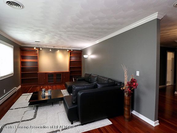 5th image of 1712 Heather Haven Dr