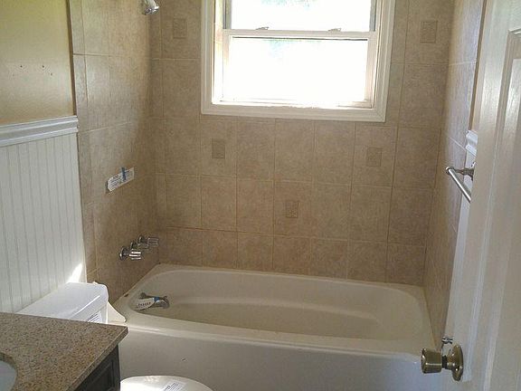 2nd image of 608 Parr Meadow Dr