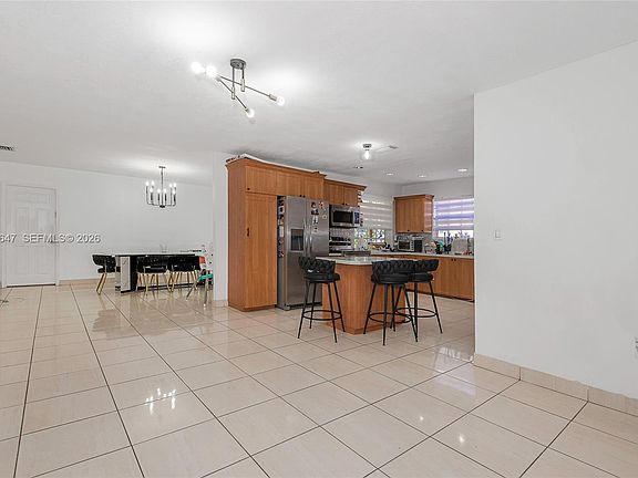 5th image of 8950 Harding Ave