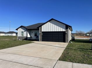 165 W Bluegrass St, Rogersville, MO 65742