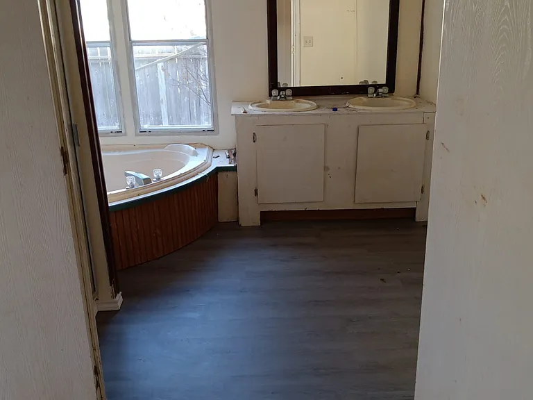 Mountaindale Dr — Photo 12