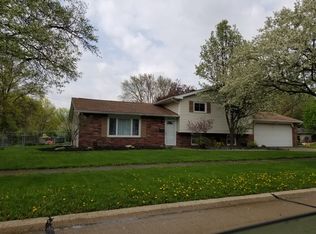 28319 Nandina Dr, North Olmsted, OH 44070