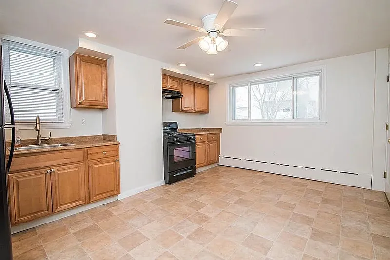 10 Horace St #2
