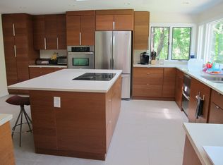 98 Round Hill Rd, Armonk, NY 10504