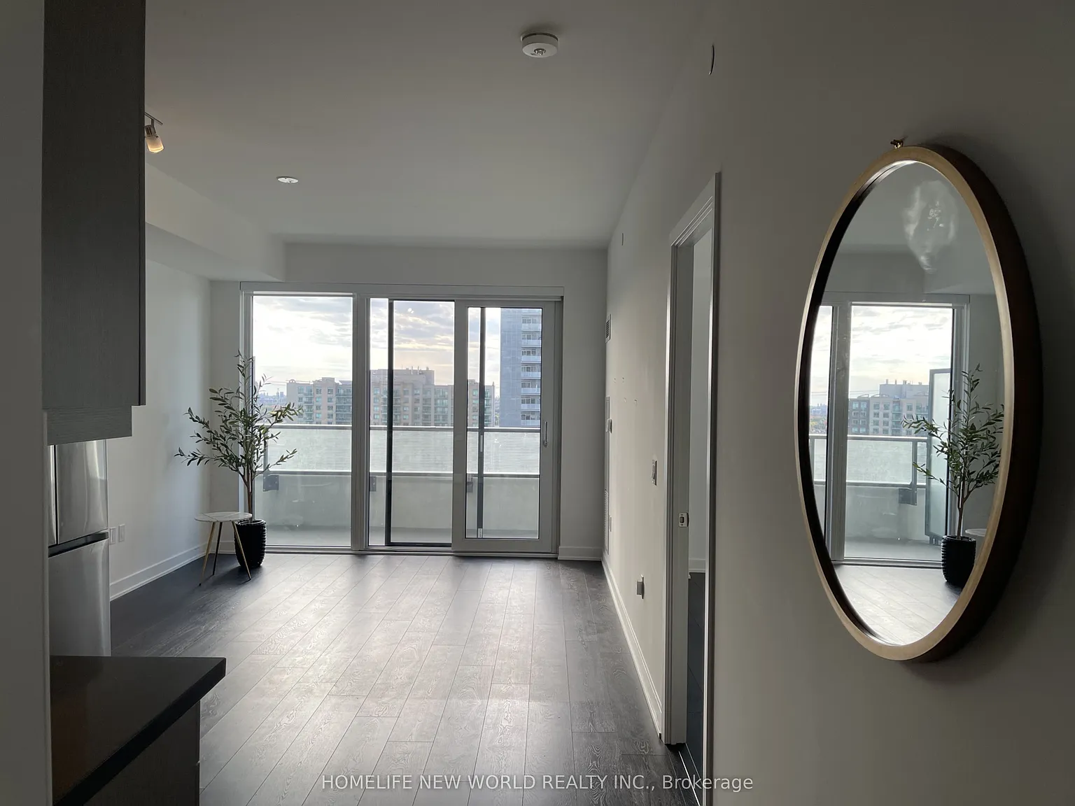 2 bed, $2,550 — Photo 1