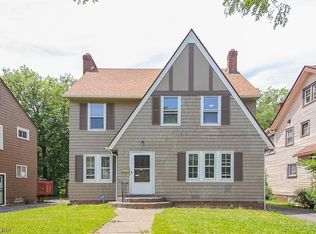 1004 Helmsdale Rd, Cleveland Heights, OH 44112