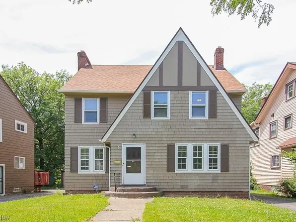1004 Helmsdale Rd, Cleveland Heights, OH 44112