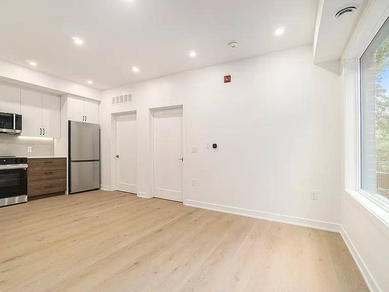 373 Iberville St #4 — Photo 5
