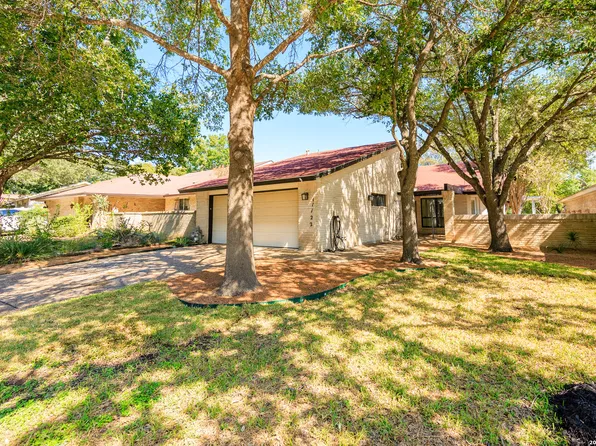11122 WHISPER SPRING DR, San Antonio, TX 78230