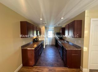 22 Basketball Ct, Bangor, ME 04401