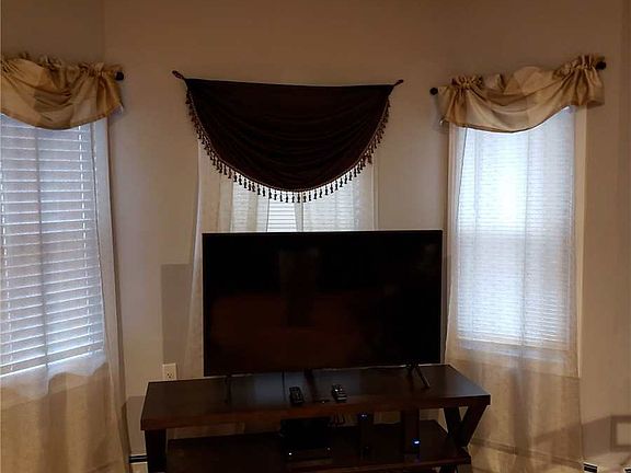 3rd image of 105-50 132nd St