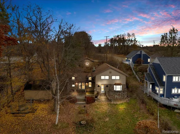 5896 Silver Birch Rd, Ortonville, MI 48462