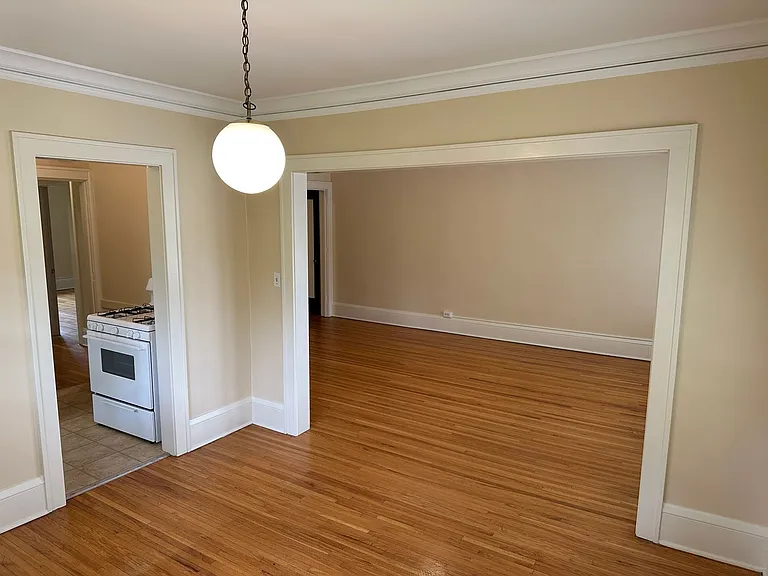 2816 Xerxes Ave S — Photo 2