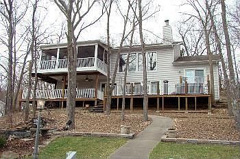 1st image of 817 Country Club Dr