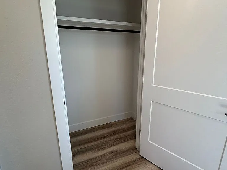 106 E Sycamore St — Photo 21