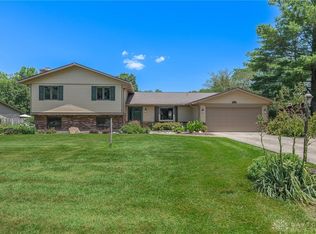 8920 Olde Farm Ln, Dayton, OH 45458