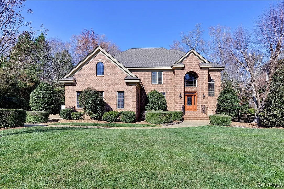 132 Sir Thomas Lunsford Dr photo 1