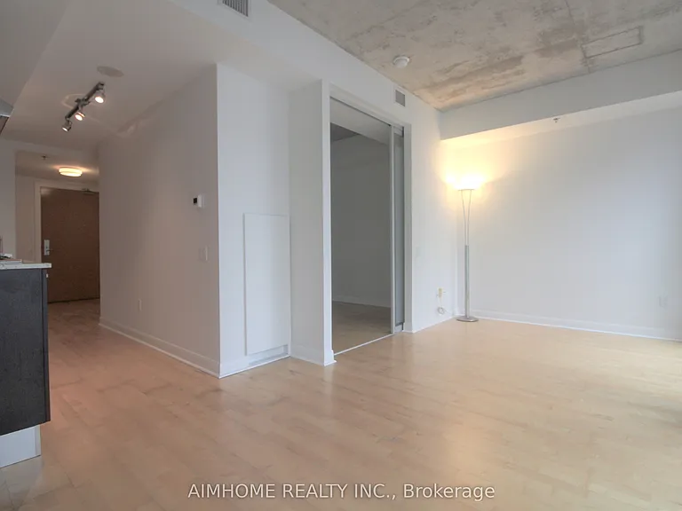 375 King St W #2208 — Photo 9