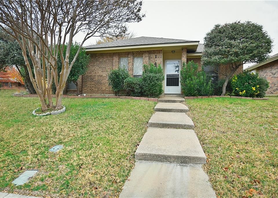 1st image of 1745 Saint James Dr