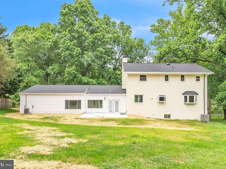 10911 Chandler Rd — Photo 52