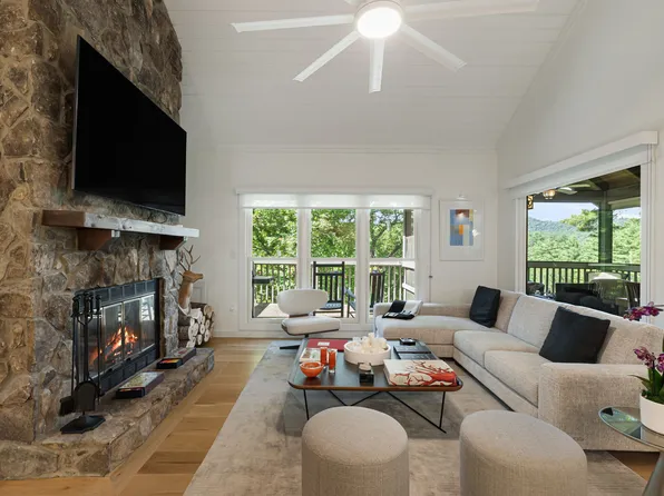 148 Racquet Club Villas Drive #148, Sapphire, NC 28774