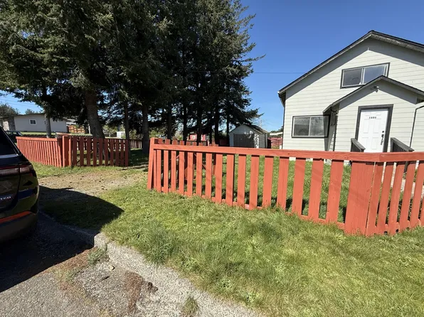 1886 15th St, Coos Bay, OR 97420
