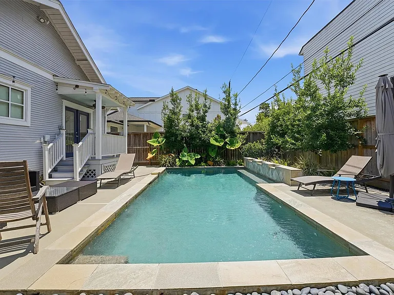 1114 Merrill St — Photo 3