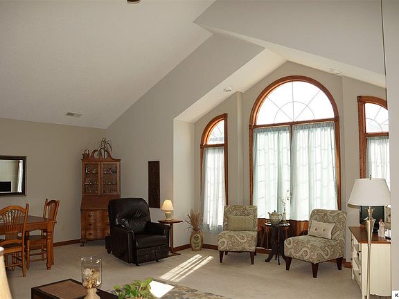 3rd image of 13 Watersedge Dr