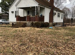 323 E Missouri Ave, Chamois, MO 65024