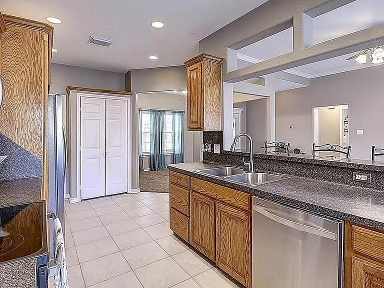 2301 Beta Ln — Photo 6
