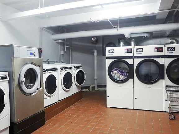4th image of 3535 75th St APT 621