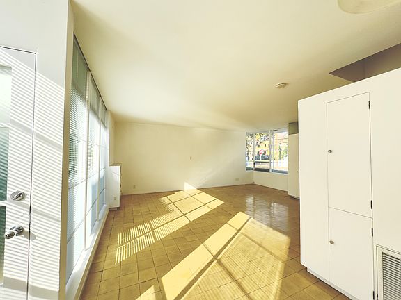 5th image of 756 N Harper Ave