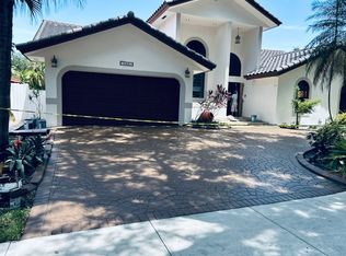 16421 NW 84th Ave, Miami Lakes, FL 33016