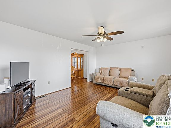 3rd image of 1019 Lincoln St