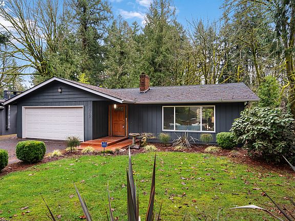 3rd image of 18380 Trillium Dr