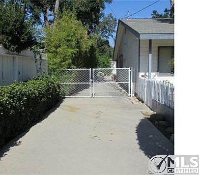 2nd image of 25146 Everett Dr
