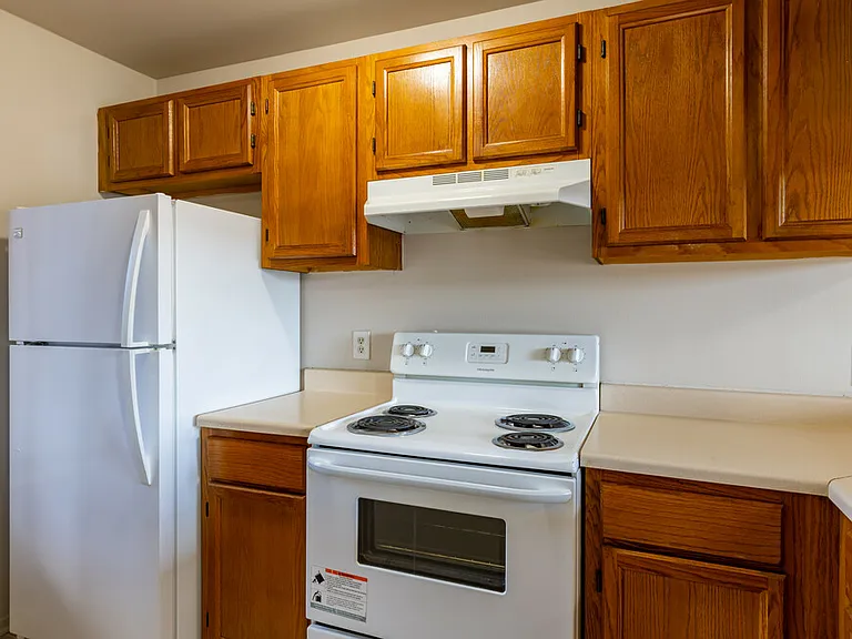 Warren Village Apartments — Photo 9