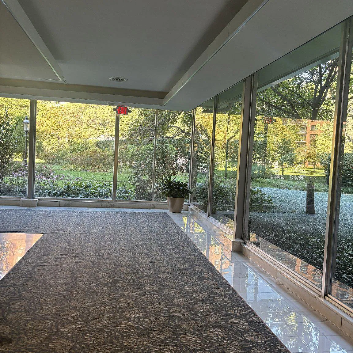 Studio, 1.0 bath, 555 sqft, $1,800 — Photo 4