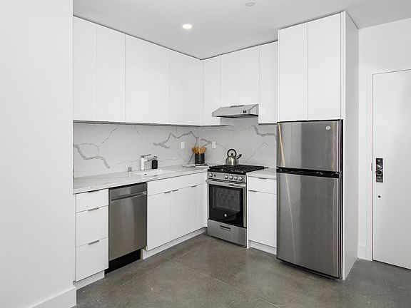 4th image of 65 Buena Vista Ave E #202