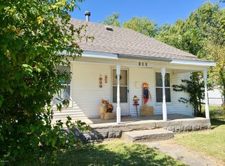 102 N Schifferdecker Ave, Joplin, MO 64801