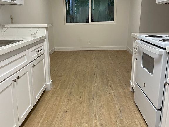 4th image of 11733 Kiowa Ave APT 4