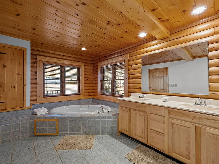 40 Chambers Dr — Photo 15