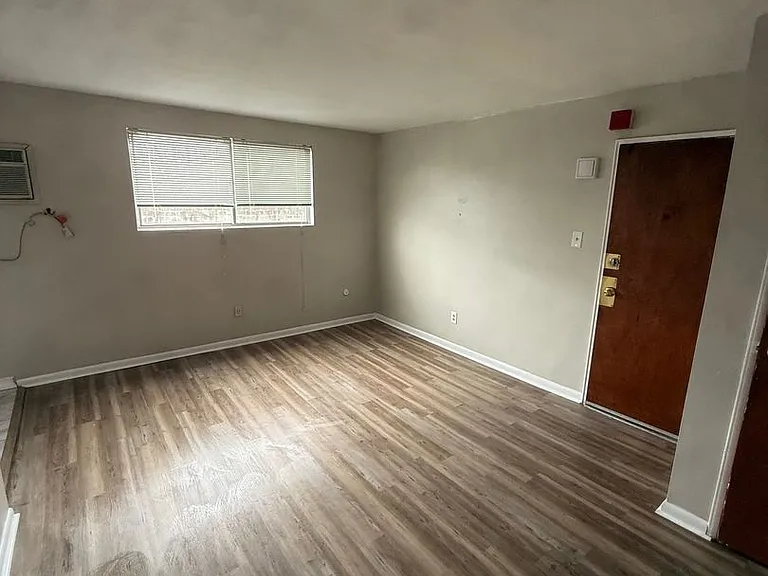 7312 Rockwell Ave — Photo 17