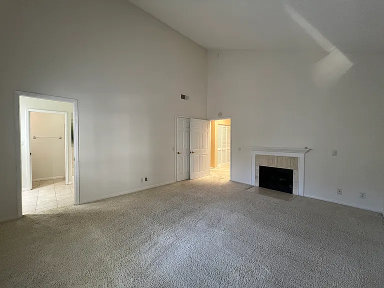 2433 Oneida St #1 — Photo 44