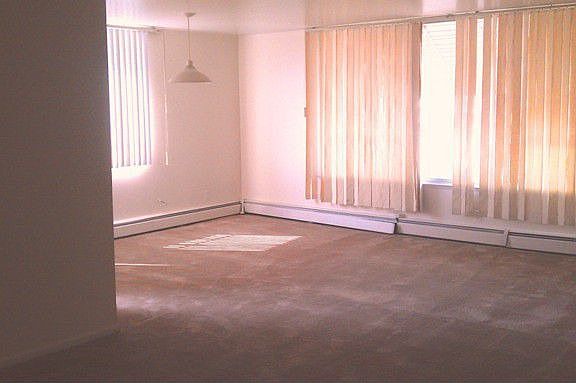3rd image of 14420 Frankfort St APT C12